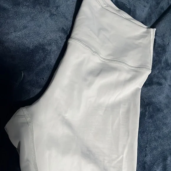 Lululemon Align 25” leggings - Picture 2 of 4